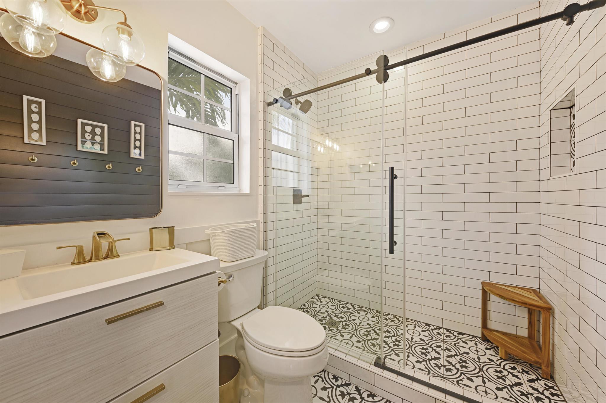 FOREST HILLS - Residential Lease