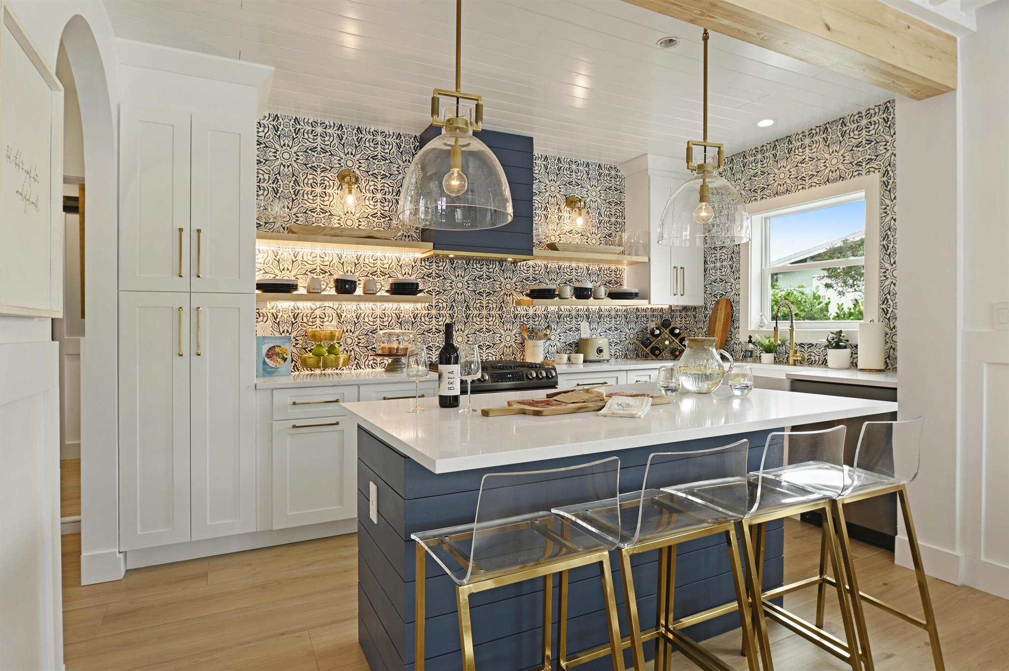 FOREST HILLS - Residential Lease