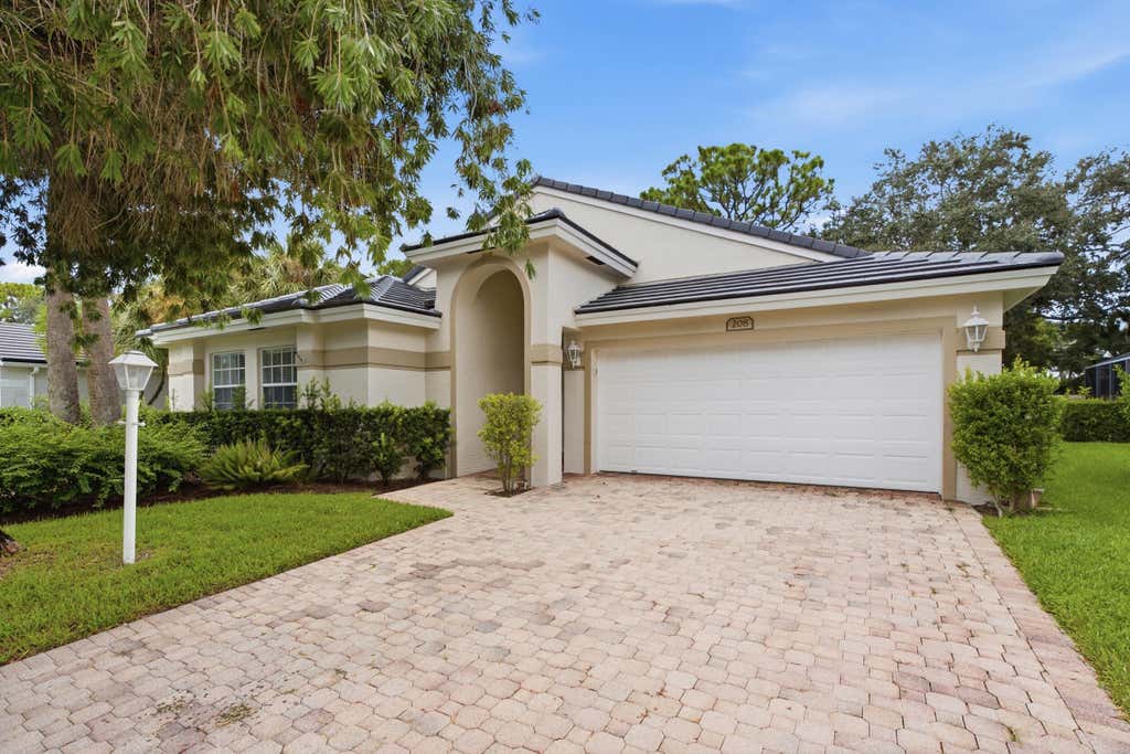 Photo of 208 Jones Creek Drive, Jupiter, FL 33458 (MLS # B26065667)