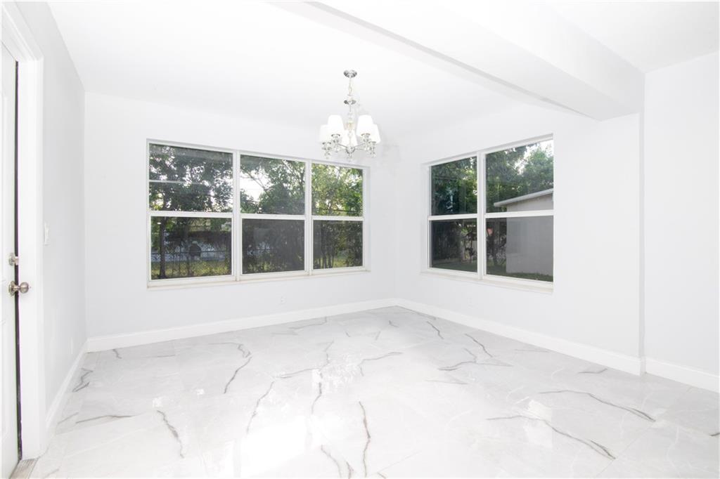 Melrose Manor 40-32 B - Residential