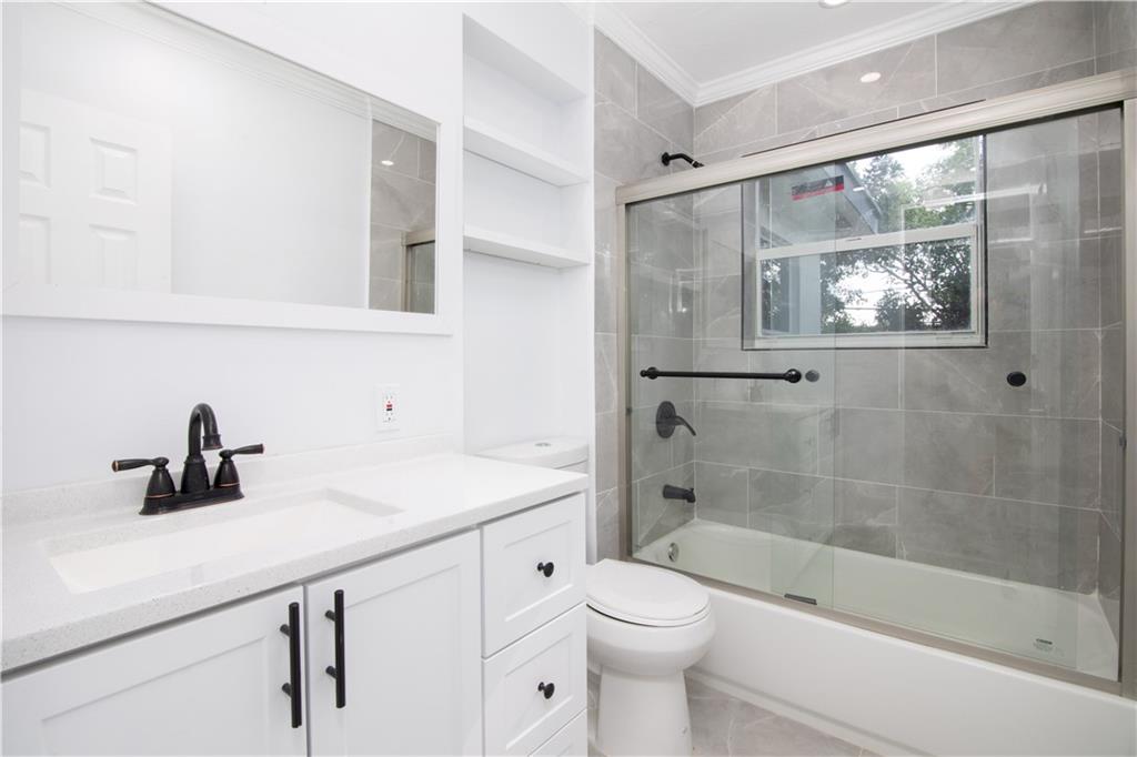 Melrose Manor 40-32 B - Residential