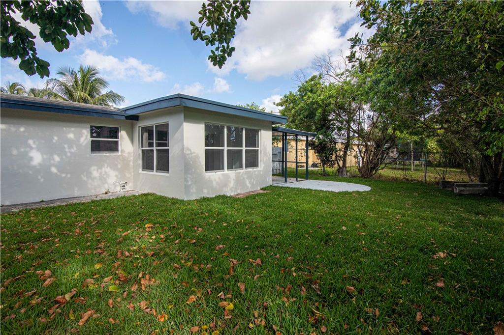 Melrose Manor 40-32 B - Residential