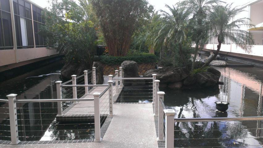 MAYFAIR LAKE - Residential