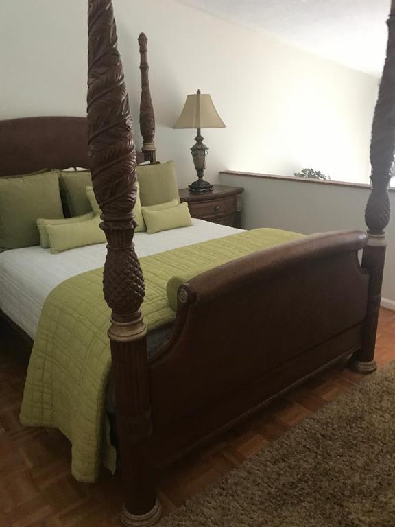 MAYFAIR LAKE - Residential