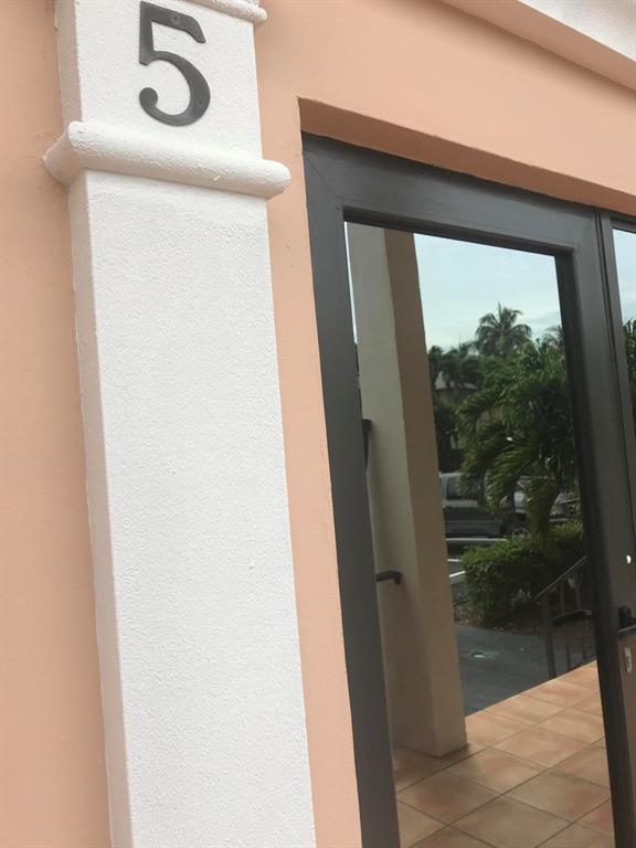 MAYFAIR LAKE - Residential