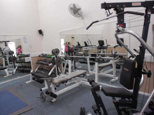 MAYFAIR LAKE - Residential