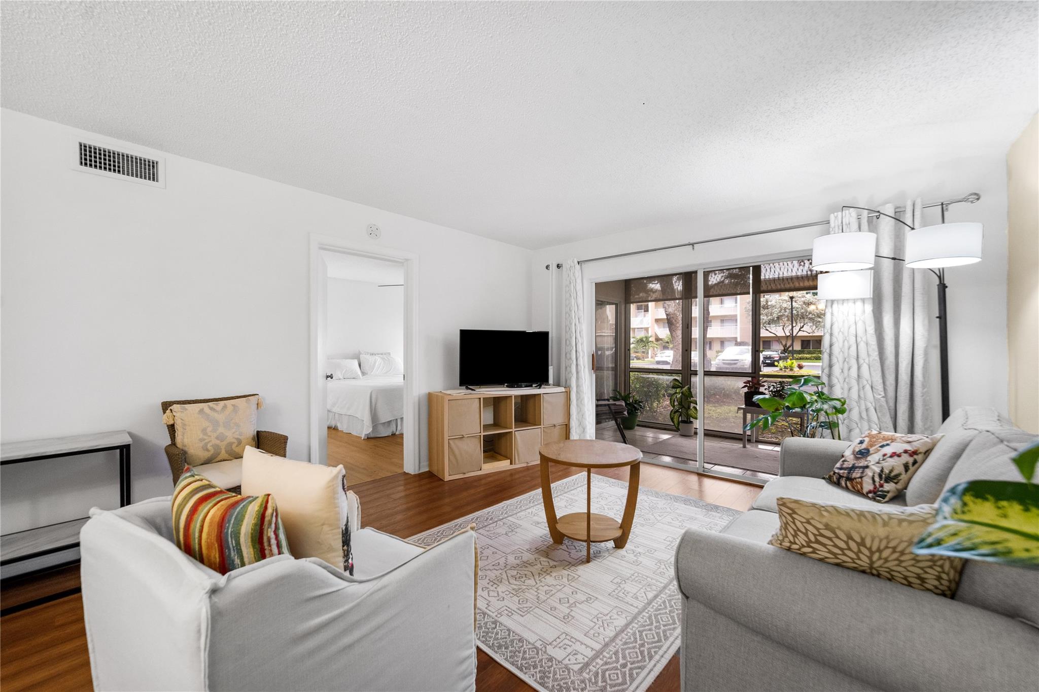 DEVON J KINGS POINT - Residential