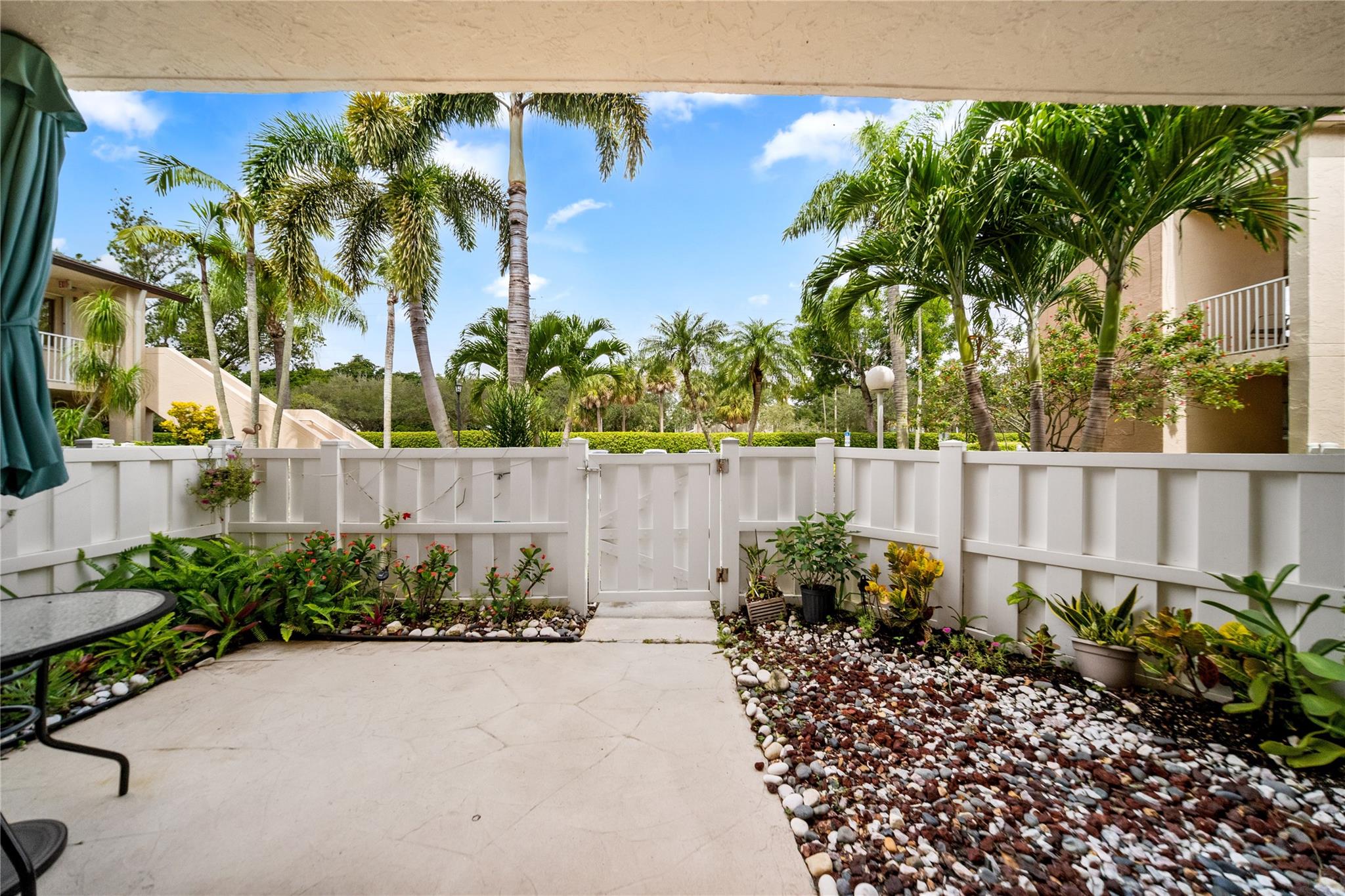 7427 N Devon Dr 108