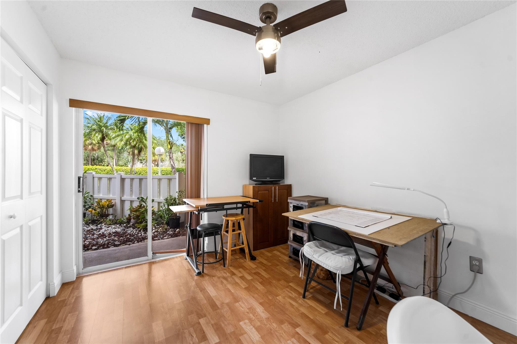 DEVON J KINGS POINT - Residential