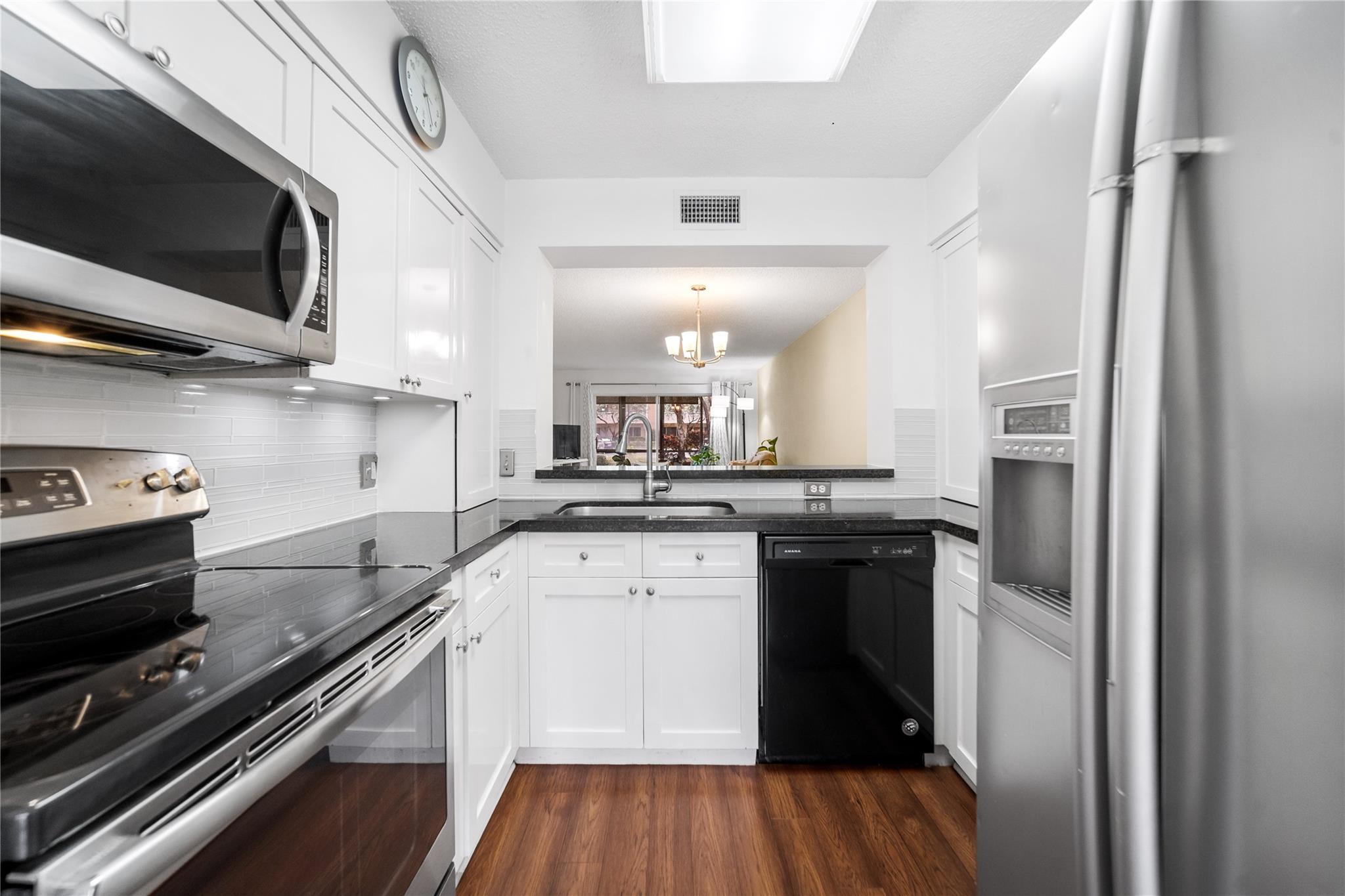 DEVON J KINGS POINT - Residential