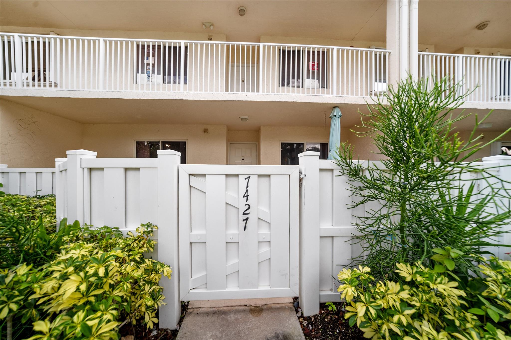 7427 N Devon Dr 108