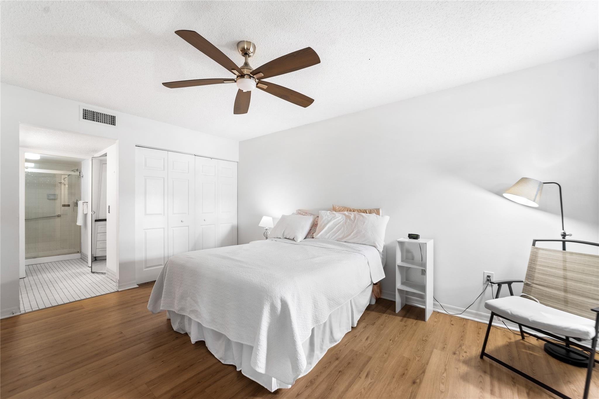 DEVON J KINGS POINT - Residential
