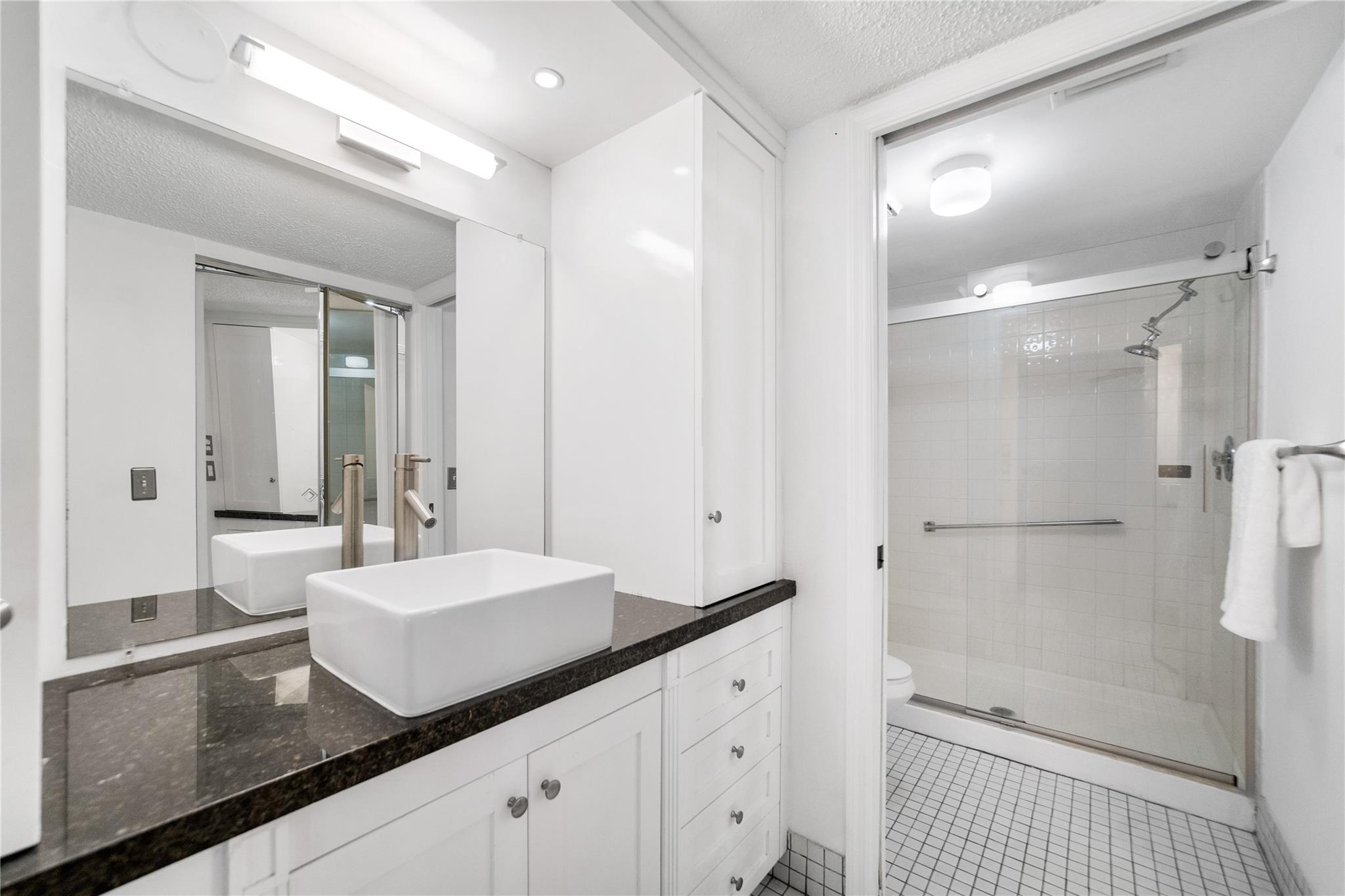 DEVON J KINGS POINT - Residential