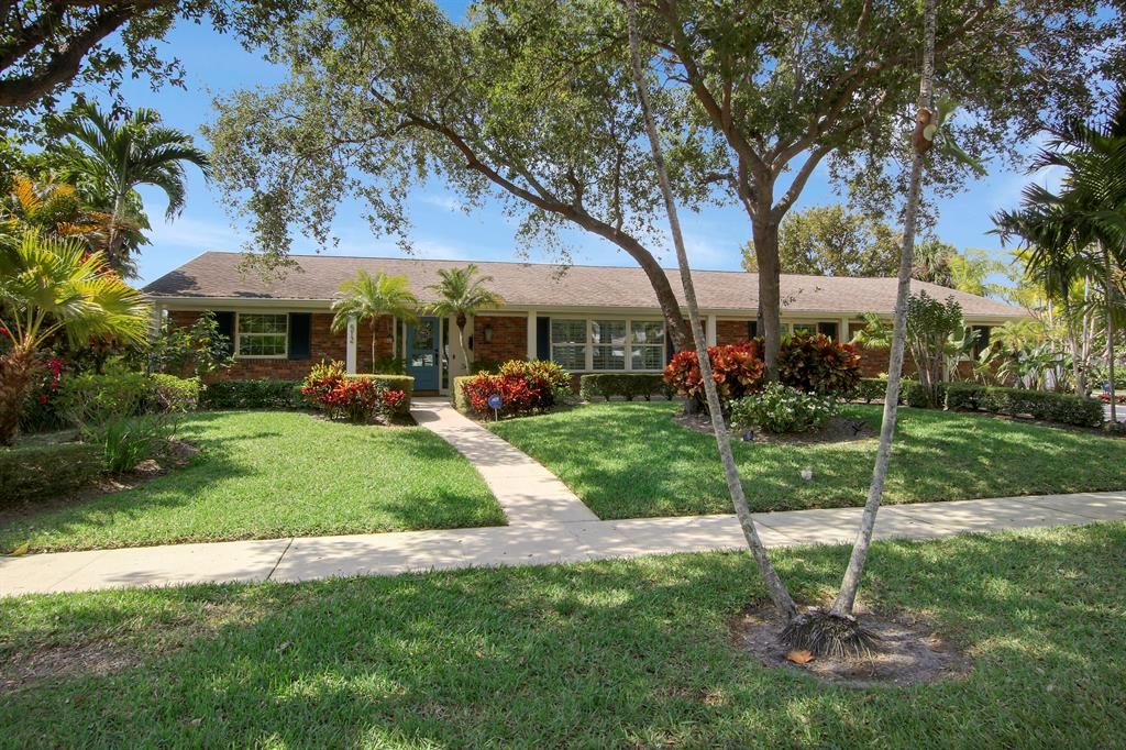 Photo of 512 Privateer Road, North Palm Beach, FL 33408 (MLS # R10879254)