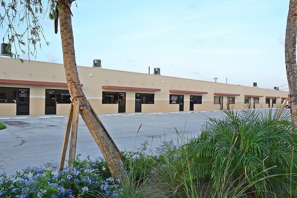 Photo of 1023 N Florida Mango Road #1027-7, West Palm Beach, FL (MLS # R11162126)