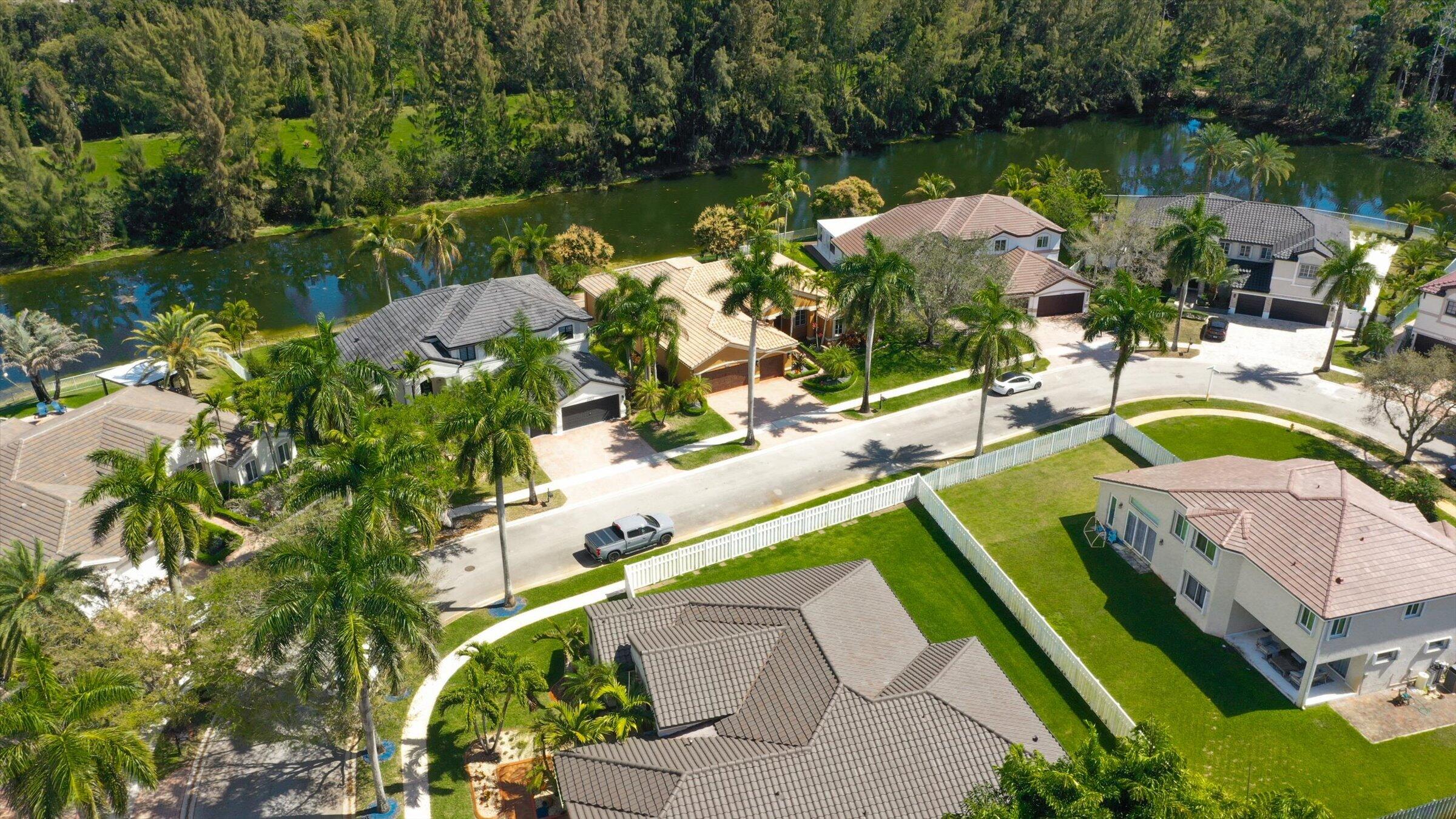 WINDSOR PALMS - Residential