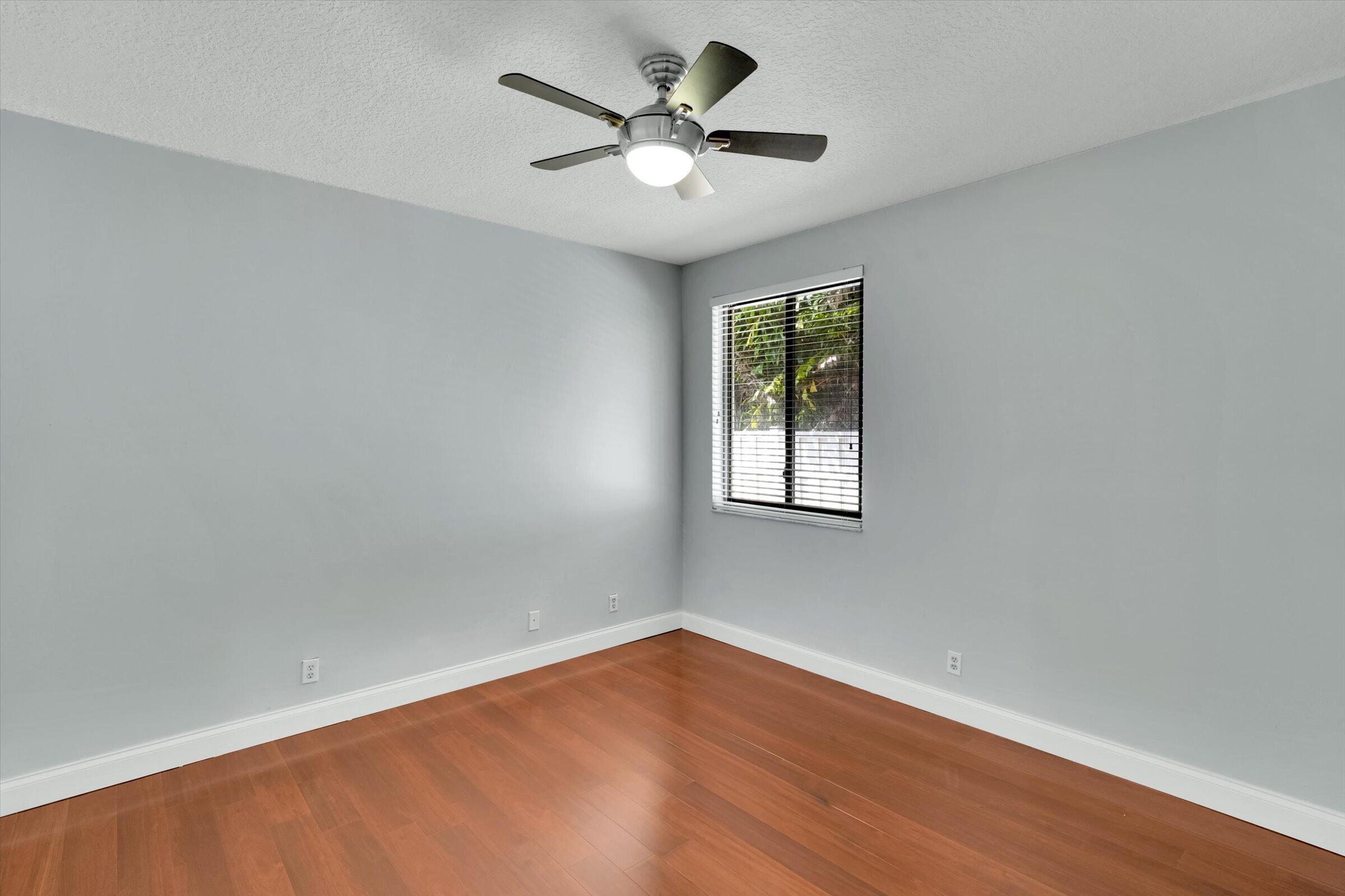 WINDSOR PALMS - Residential