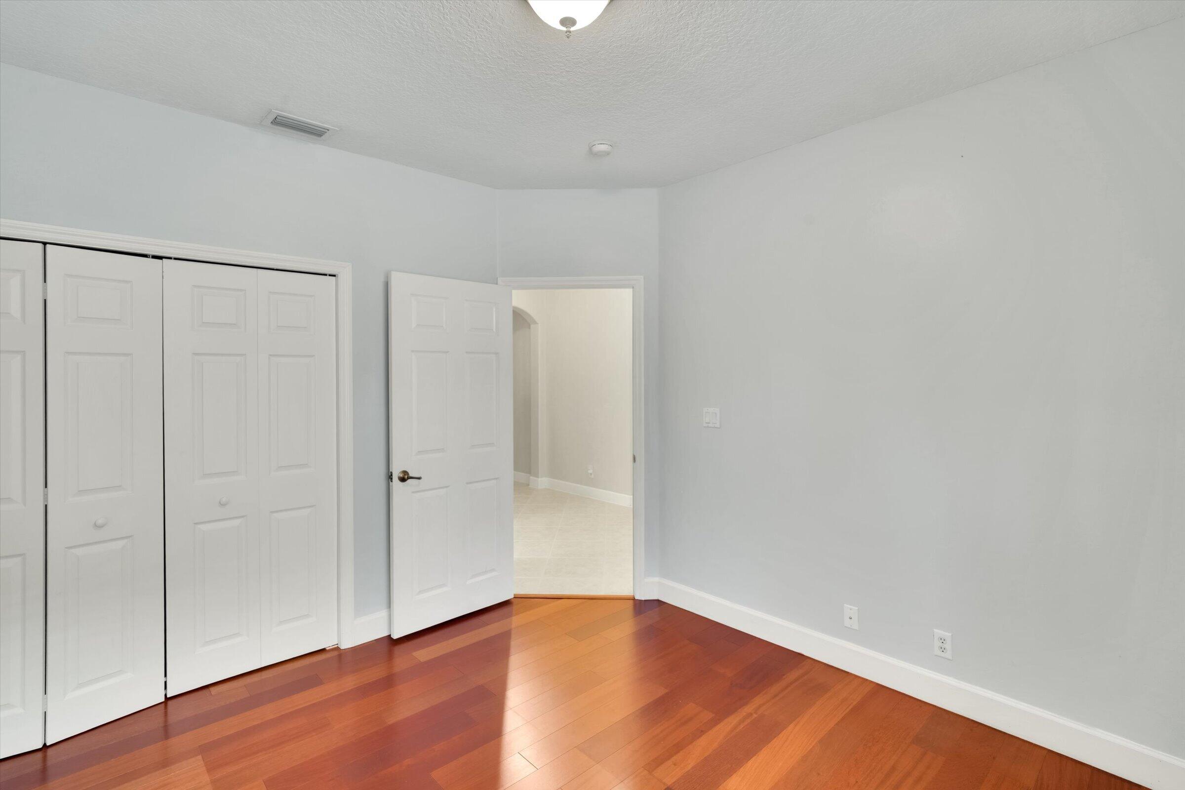 WINDSOR PALMS - Residential