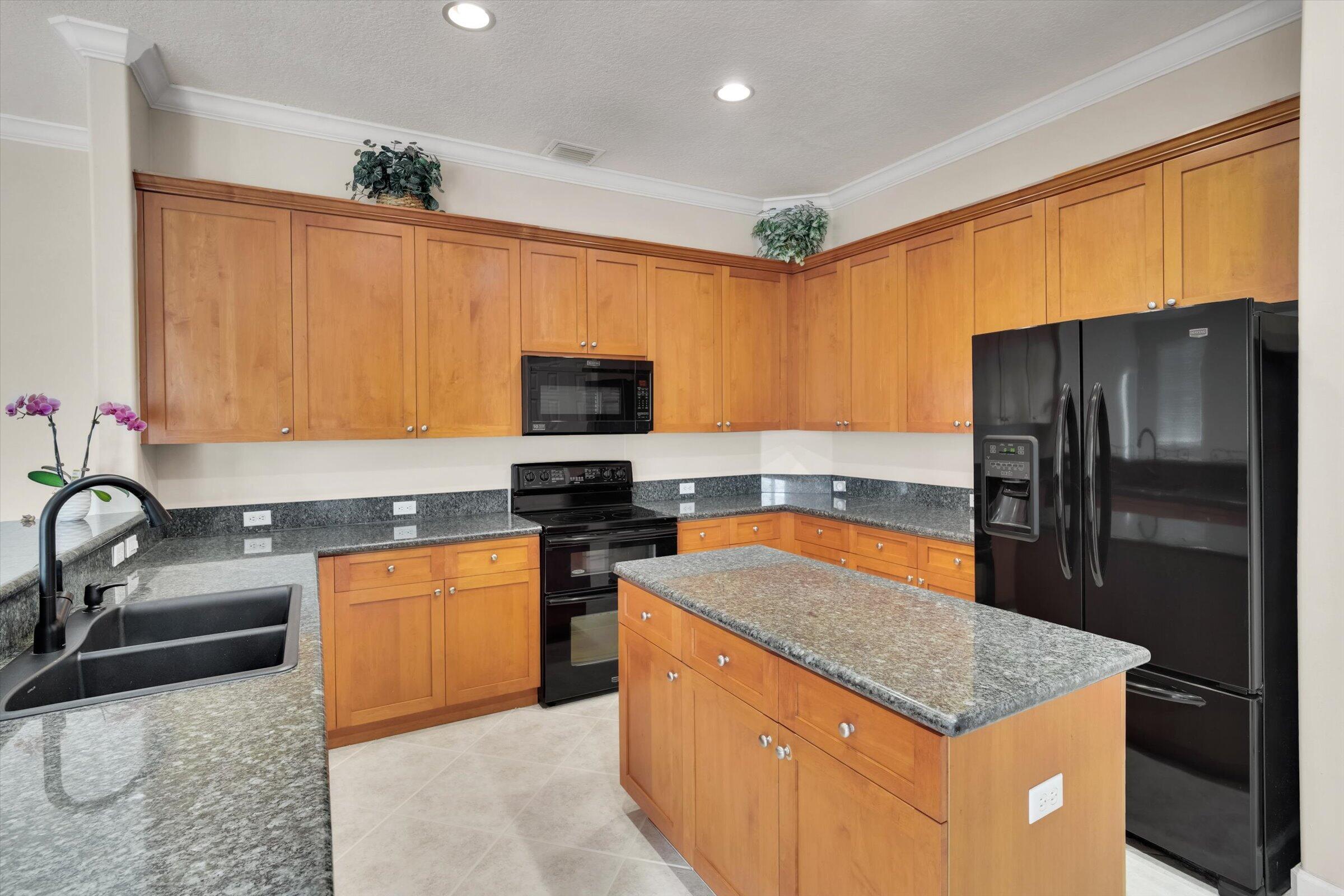 WINDSOR PALMS - Residential