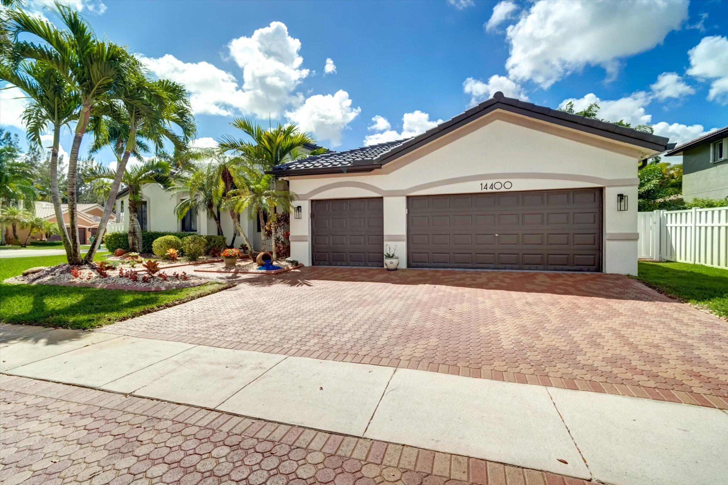 WINDSOR PALMS - Residential