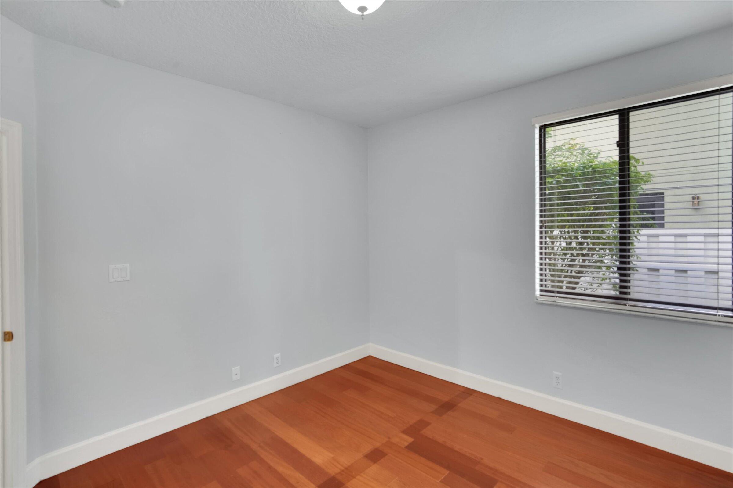 WINDSOR PALMS - Residential