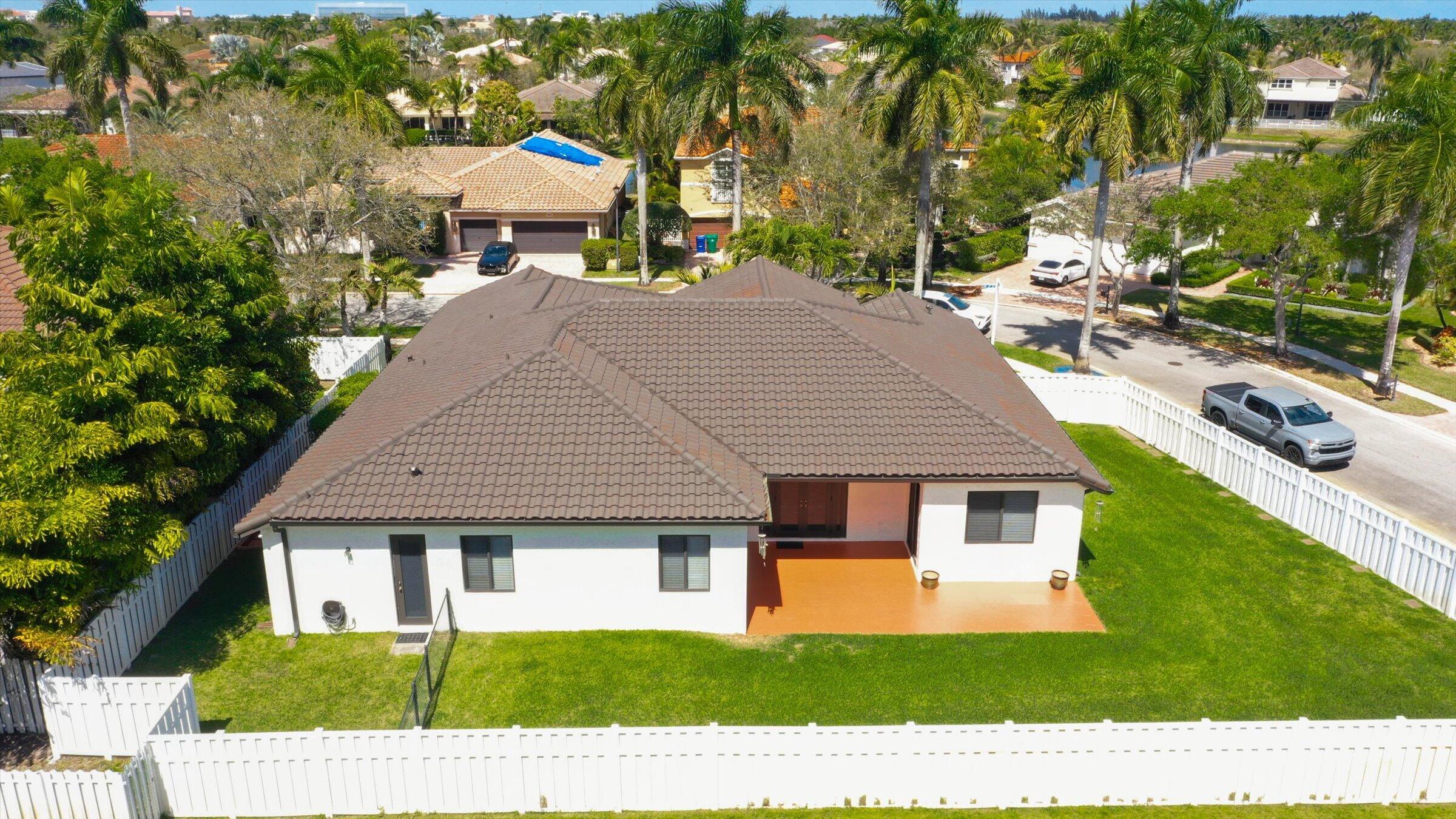 WINDSOR PALMS - Residential