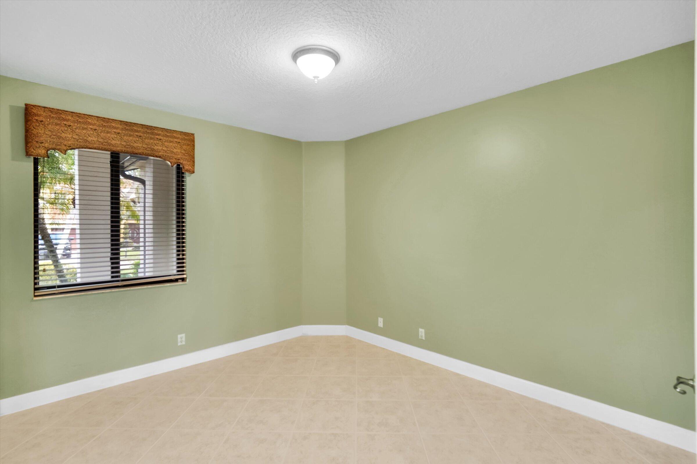 WINDSOR PALMS - Residential