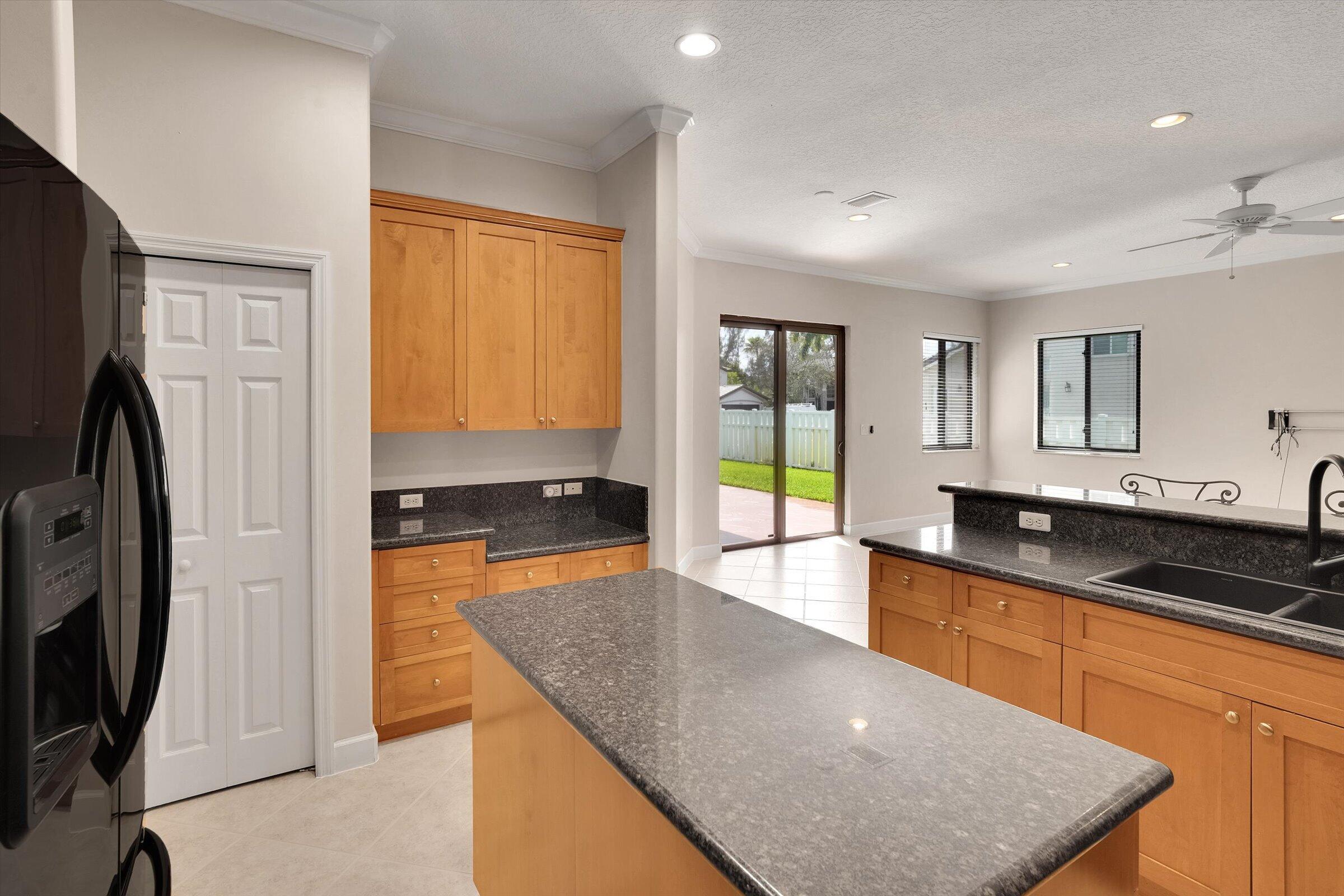 WINDSOR PALMS - Residential