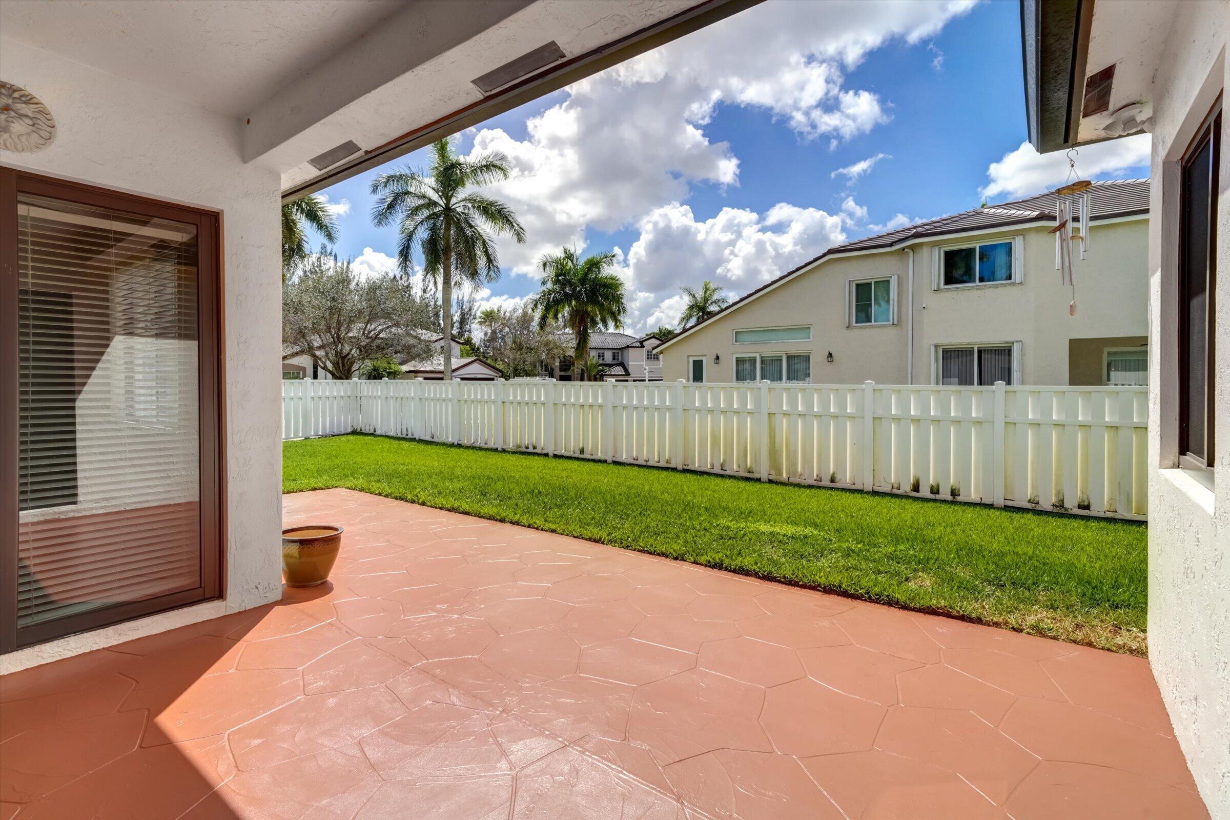 WINDSOR PALMS - Residential