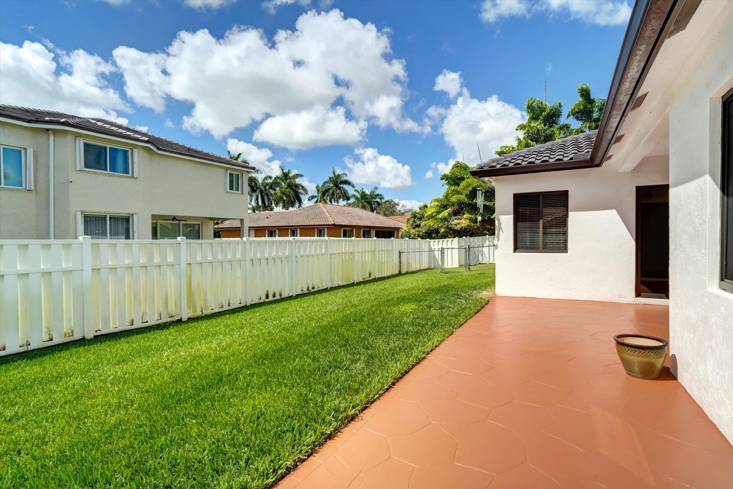 WINDSOR PALMS - Residential