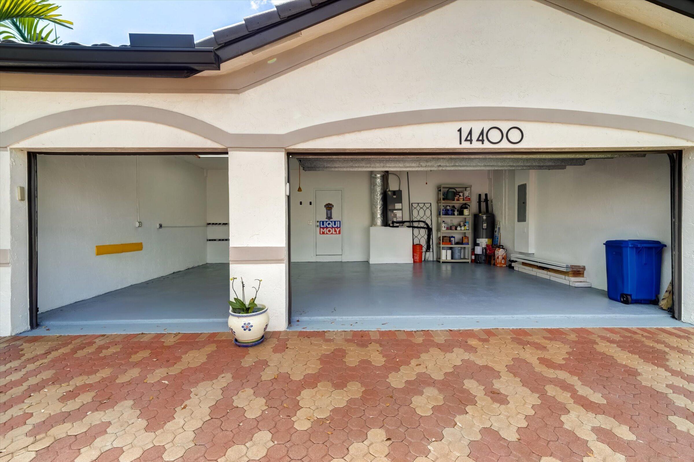 WINDSOR PALMS - Residential