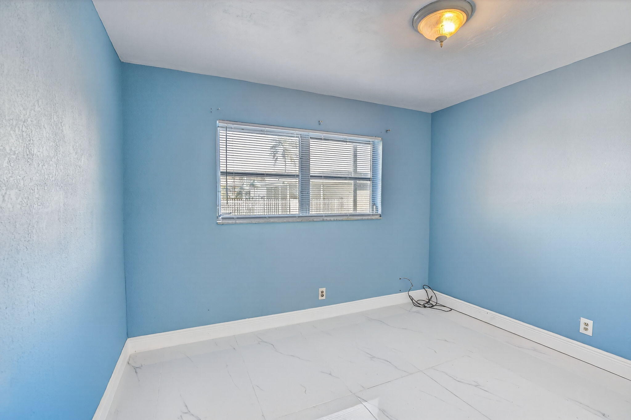 LAKE PARK GARDENS 4 INC CONDO - Residential