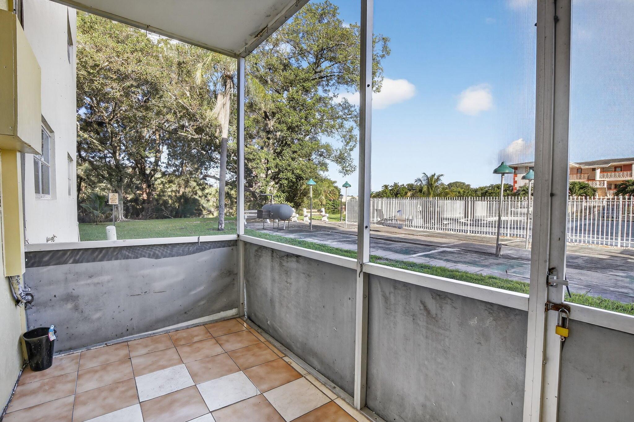 LAKE PARK GARDENS 4 INC C - Residential