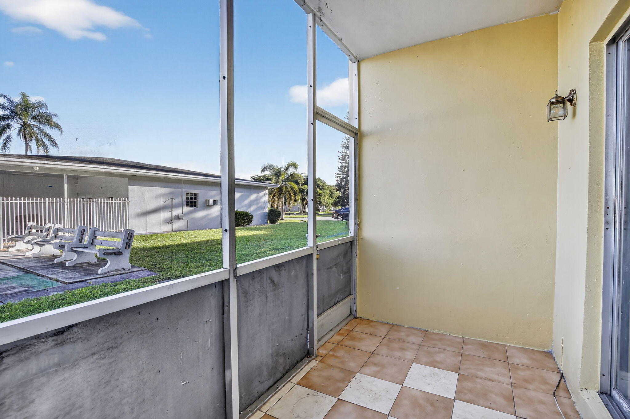 LAKE PARK GARDENS 4 INC CONDO - Residential