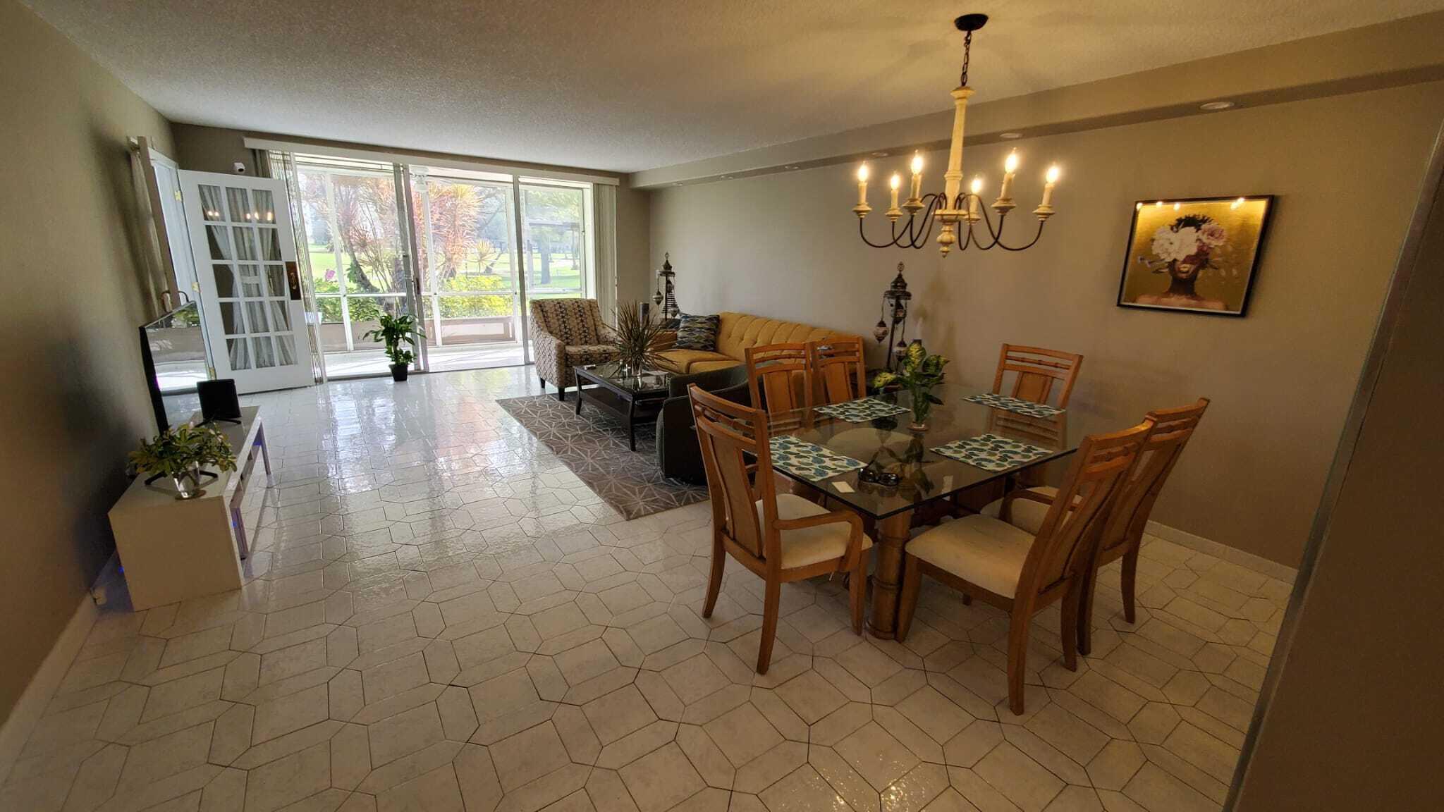 3800 Oaks Clubhouse Drive 112, Pompano Beach FL 33069