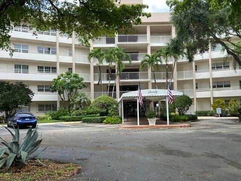 Tiny photo for 3800 Oaks Clubhouse Drive #112, Pompano Beach, FL 33069 (MLS # B26050266)