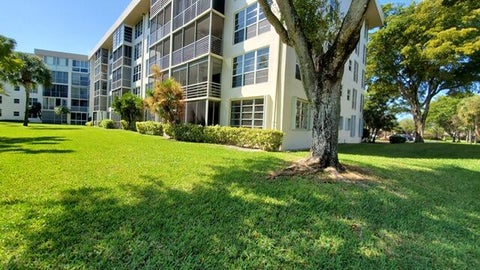 Tiny photo for 3800 Oaks Clubhouse Drive #112, Pompano Beach, FL 33069 (MLS # B26050266)