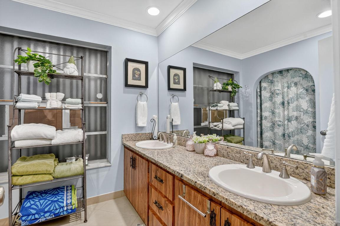 CRYSTAL HEIGHTS 80-48 B - Residential