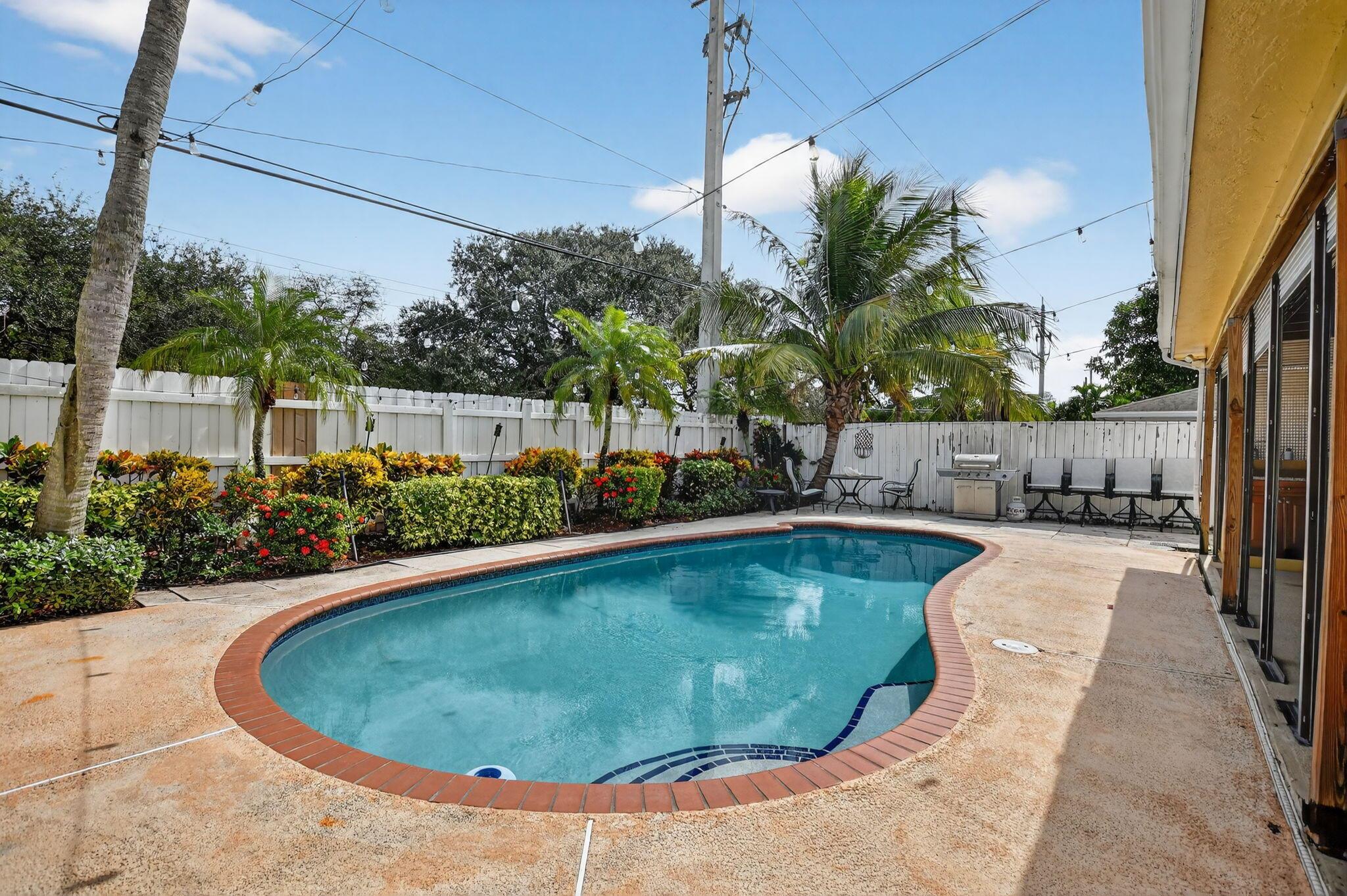 CRYSTAL HEIGHTS 80-48 B - Residential