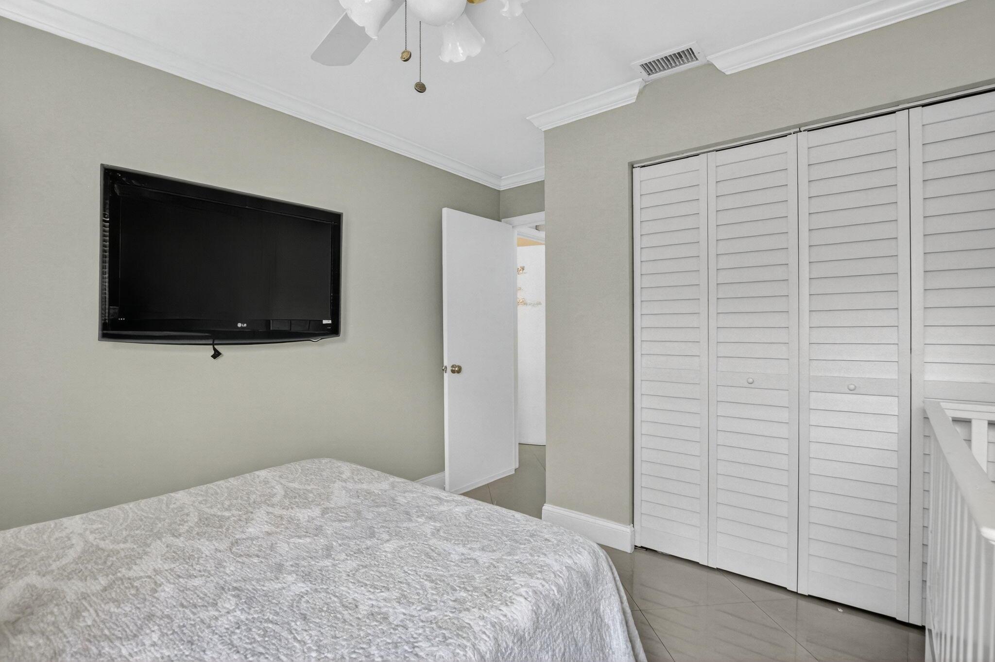 CRYSTAL HEIGHTS 80-48 B - Residential