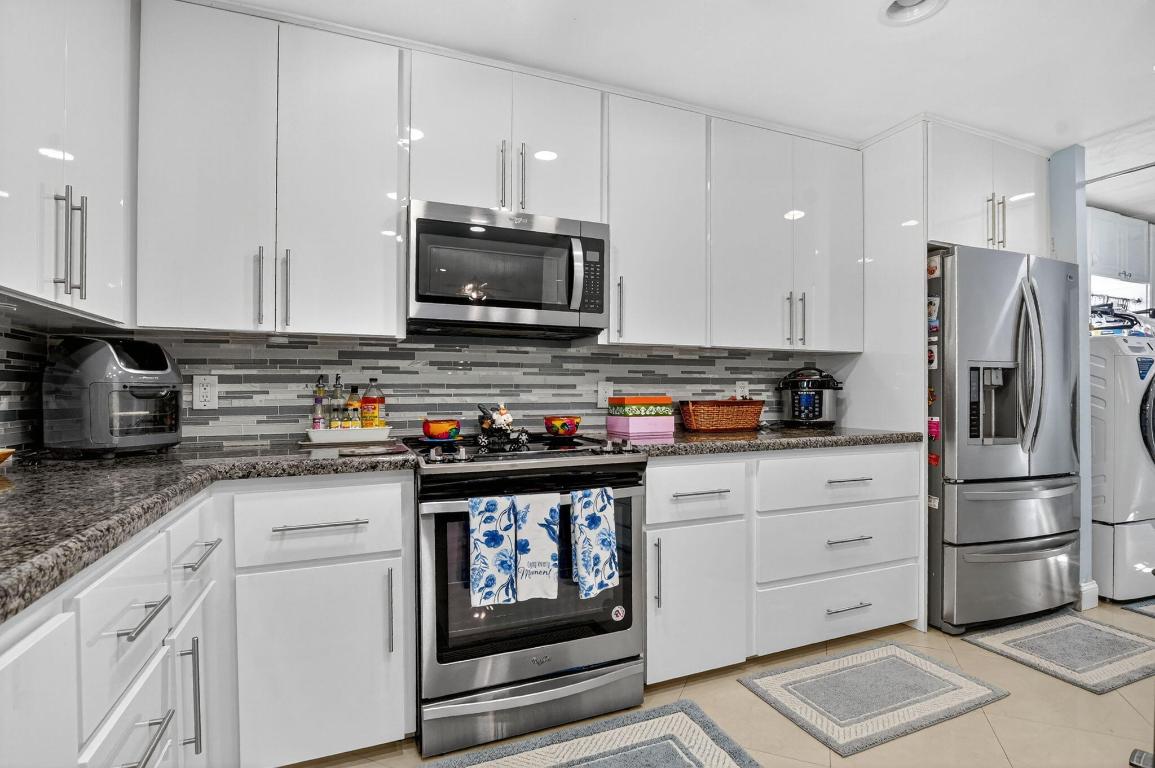 CRYSTAL HEIGHTS 80-48 B - Residential