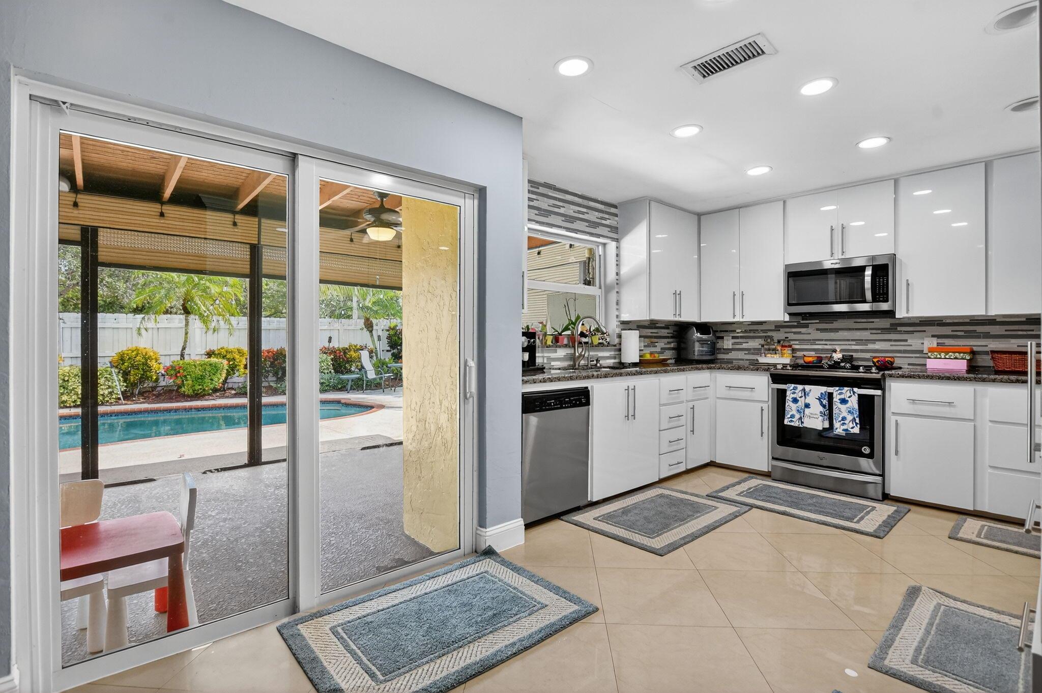 CRYSTAL HEIGHTS 80-48 B - Residential