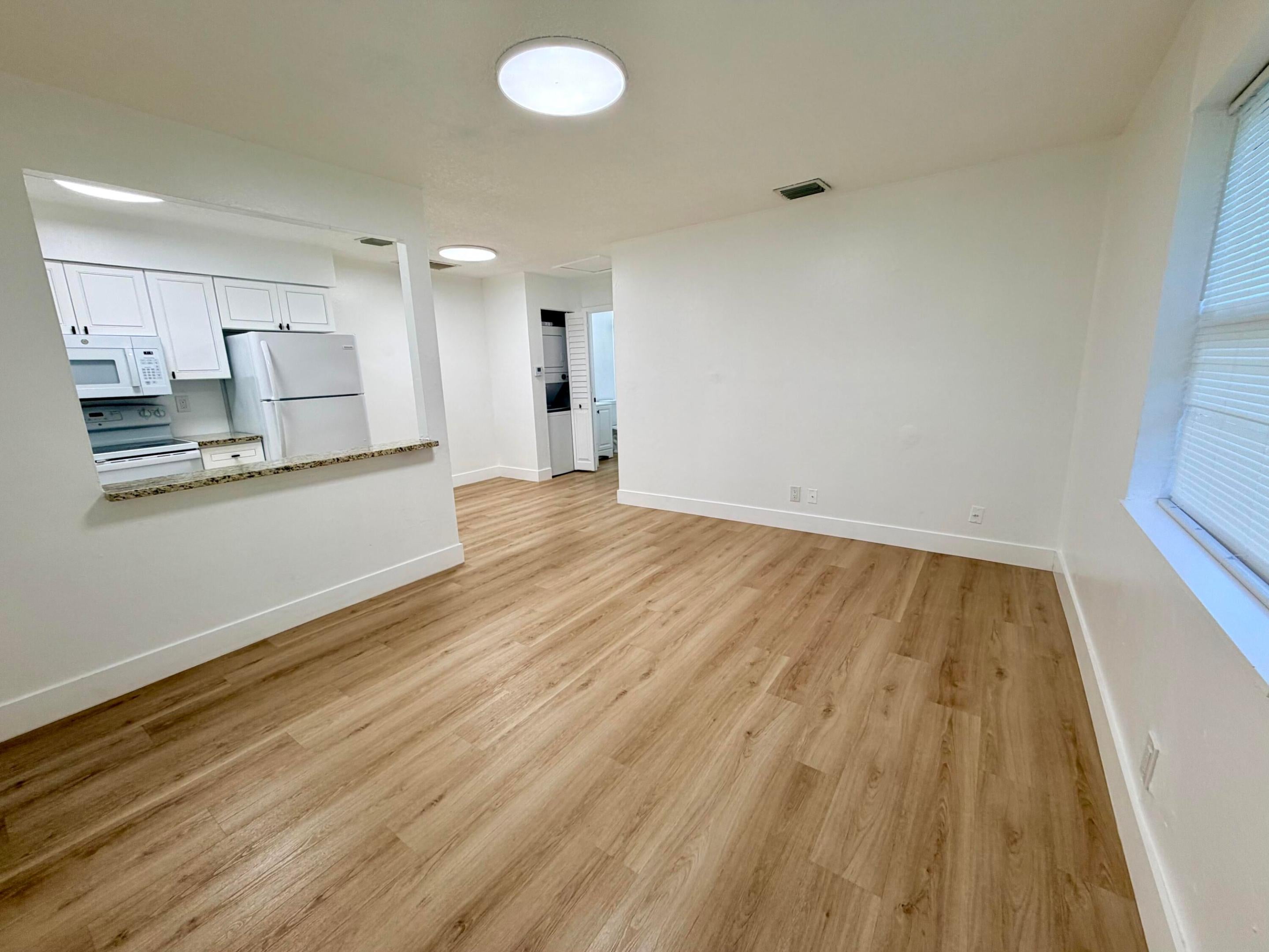 334 SW Avondale Drive 1