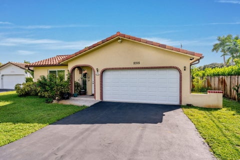 Tiny photo for 2315 NW 98th Lane, Coral Springs, FL 33065 (MLS # B26088950)