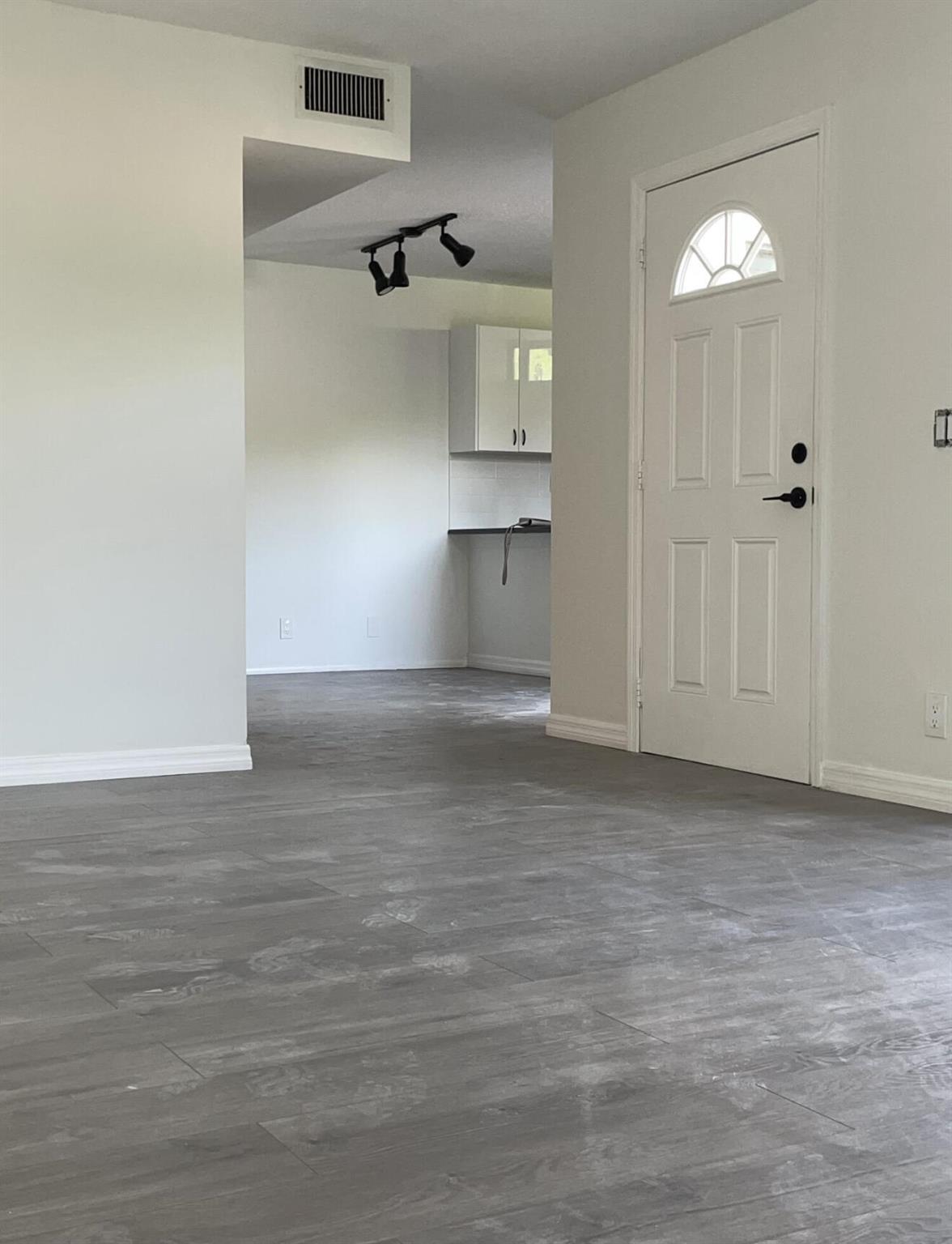 SOMERSET - Residential Lease