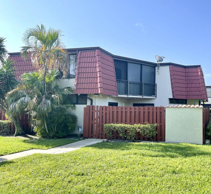 Nestled in the desirable city of West Palm Beach, this charming residence offers a comfortable & inviting living space which has been COMPLETELY REMODELED!! It consists of 2 bedrooms and 2.5 bathrooms with an outdoor patio that gives you plenty of space to enjoy the outdoors. The floor layout is made up of all tile & laminate flooring, NO CARPET. Each bedroom has its own bathroom w/ master having a jacuzzi tub. Community offers pool & tennis court. Conveniently located, this property provides easy access to nearby shopping centers, restaurants, schools, and recreational facilities. Just minutes away from the beaches to enjoy the Florida lifestyle.
