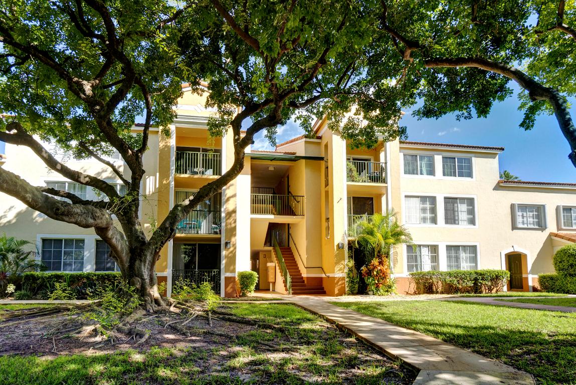 YACHT CLUB ON THE INTRACOASTAL CONDO - Residential