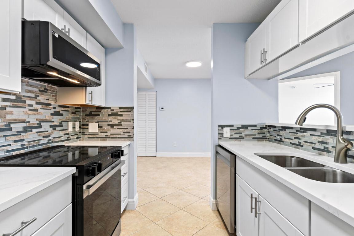 YACHT CLUB ON THE INTRACOASTAL CONDO - Residential