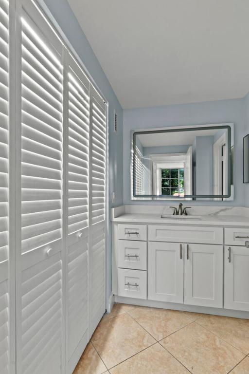 YACHT CLUB ON THE INTRACOASTAL CONDO - Residential