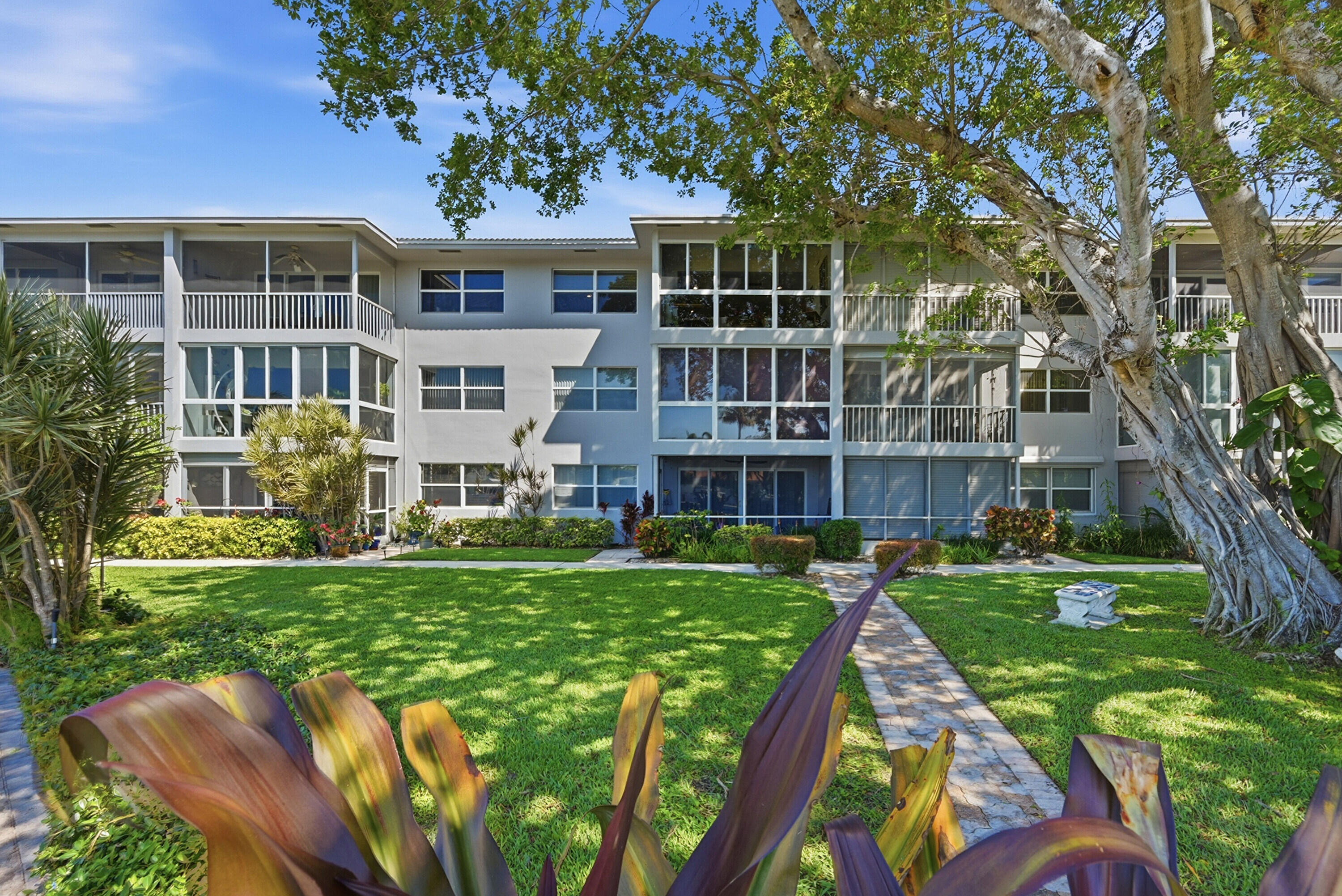 RIO NUEVO D CONDO - Residential